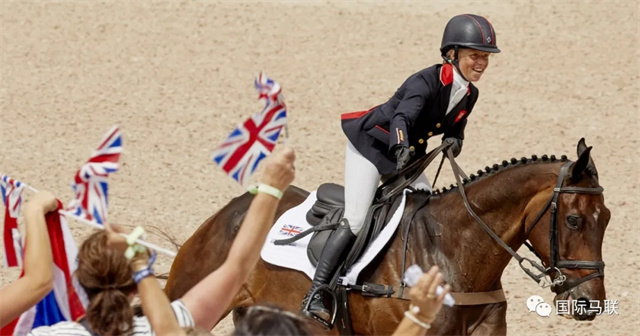 马闻早报丨2022国际马联大赛展望,香港赛马场新冠阳性确诊者为马主 (1).jpg