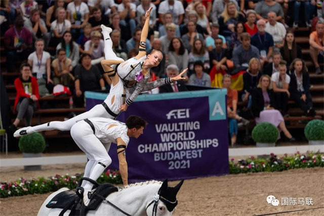 近日,桐庐县召开杭州亚运会桐庐赛区赛事筹办暨场馆化运行动员大会。随后,场馆运行团队首批P类人员约70人正式入驻场馆,为各赛区第一个实现入驻场馆办公的团队 (7).jpg