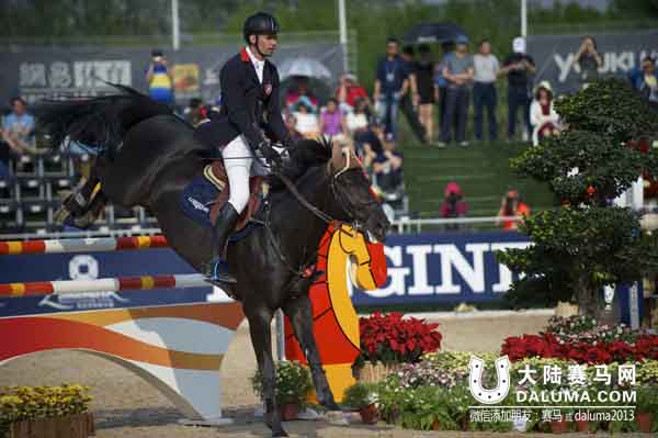 2015马术世界杯中国联赛第一站第二日回顾 

：紫荆花开