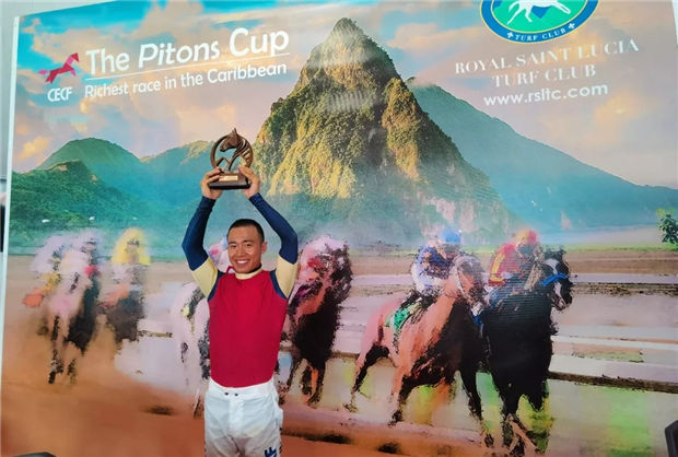 策骑7岁雌马一鼻险胜头号热门赛驹!中国骑师覃勇澳洲斩获第47冠 大陆赛马网 (2).jpg