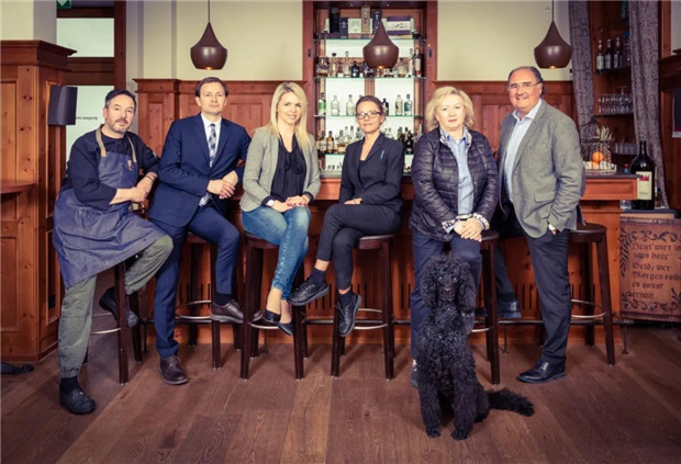 瑞士新冠确诊人数超2万 CHC旗下瑞士爱宾娜滑雪水疗度假酒店暂时休馆 大陆赛马网 (2).jpg