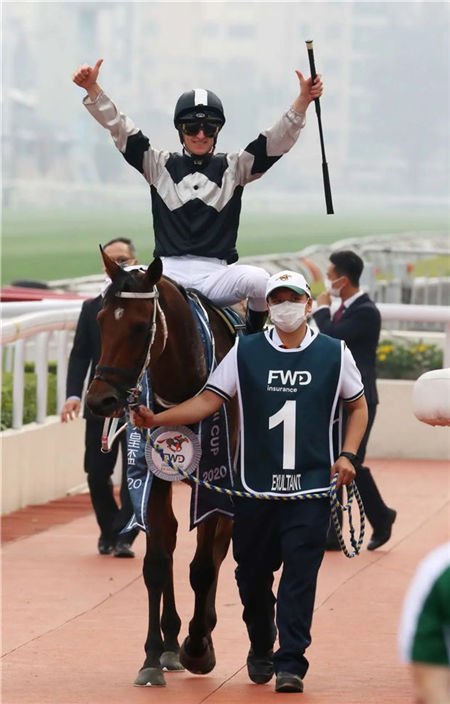 潘顿成为首位攻下所有香港赛马一级赛冠军的骑师 大陆赛马网.jpg