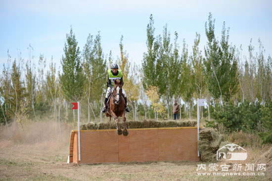 第二届中国马术大赛越野障碍赛 粤晋藏选手前三 大陆赛马网 点击图片查看下一页