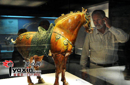 两千年前中国马就会“盛装舞步”