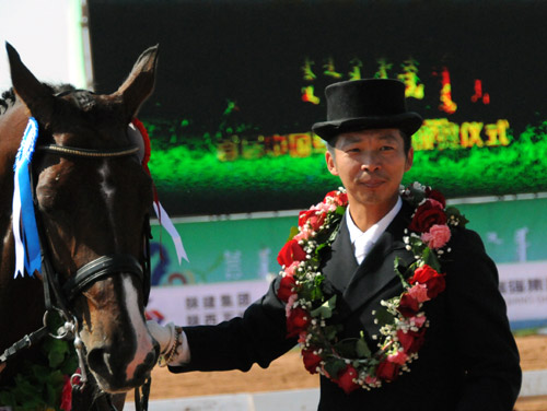 黄焯钦和“爱将 2014中国马术巡回赛北京站盛装舞步骑手介绍