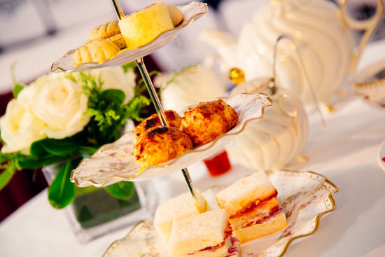 英式茶点，从第三层塔开吃