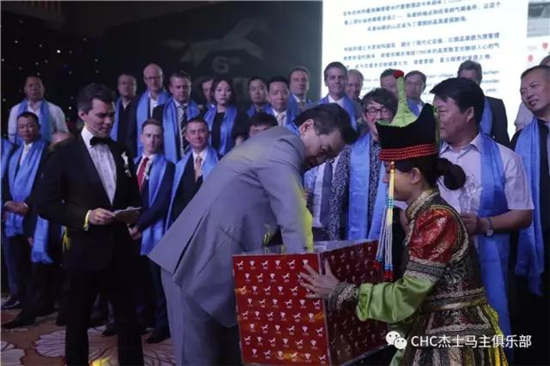 赛马·艺术·慈善的完美融合:“驭者·无界”2017CECF欢迎派对圆满举行10.jpg