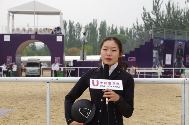 心怀奥运马术梦想的19岁女骑手田雨 大陆赛马网.jpg