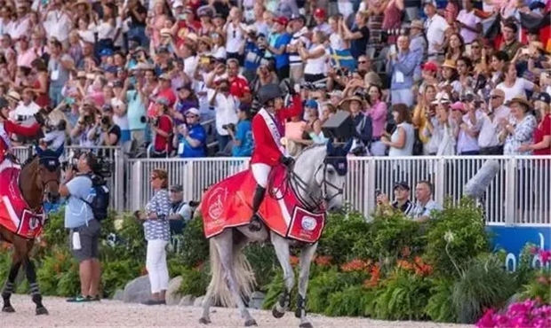 美国女骑手劳拉·克劳特:我不是一个会轻易放弃的人 青马网大陆马.jpg