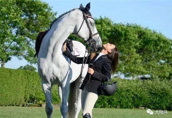 花三个亿为女儿养马,原来有钱人家这么养娃 大陆马 大陆赛马网 (18).jpg
