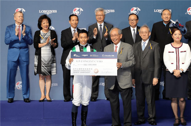 史上首位靠骑马一年赚了1亿奖金的中国人 大陆赛马网 (1).jpg