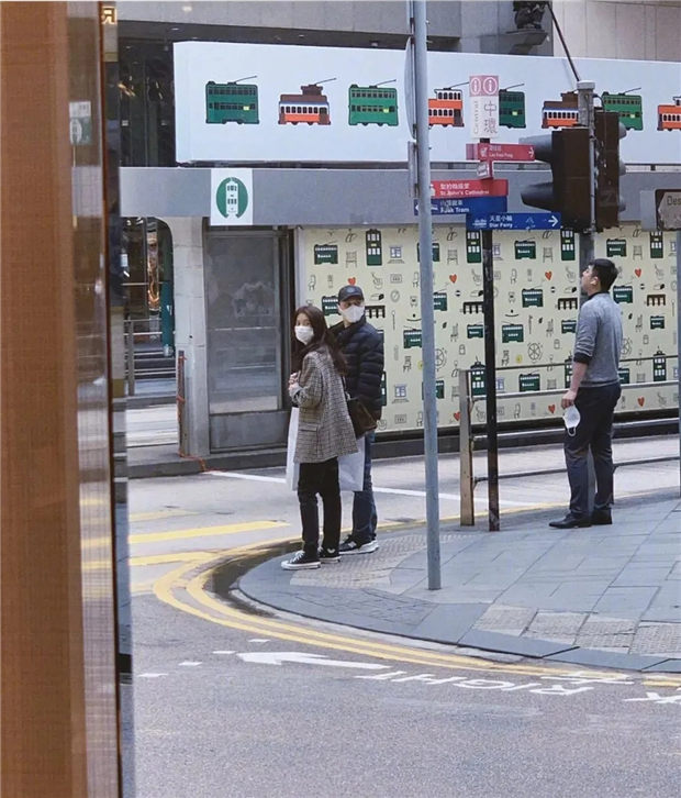 让全世界优雅女性争相单手举起“马术障碍杆”,爱马仕这么做了 青马网大陆马 (7).jpg