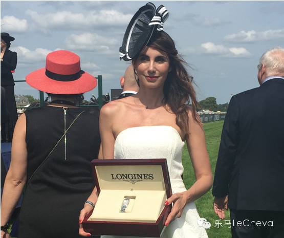 古堡,骏马,美女,音乐节……戴安娜大奖赛满足你对法国的所有浪漫想象 12.jpg