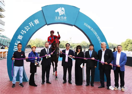 “箭如飞”豪取20万雅士神奇百万杯:玉龙国际公开赛转战武汉.webp (2).jpg