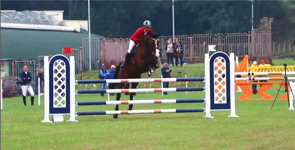 白俄罗斯在新冠疫情中举办国际马术三项赛 青马网大陆马.jpg