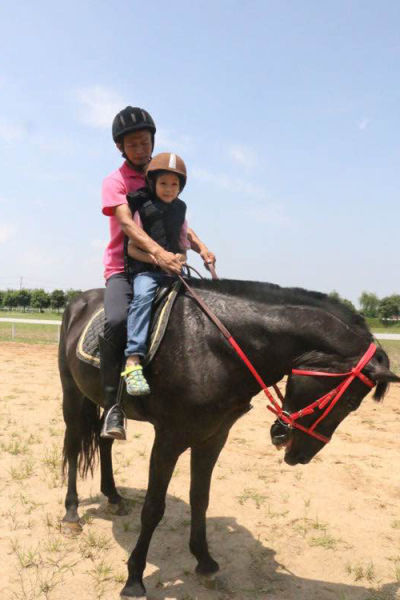 无锡阳山马会举办高端马术体验活动2.jpg