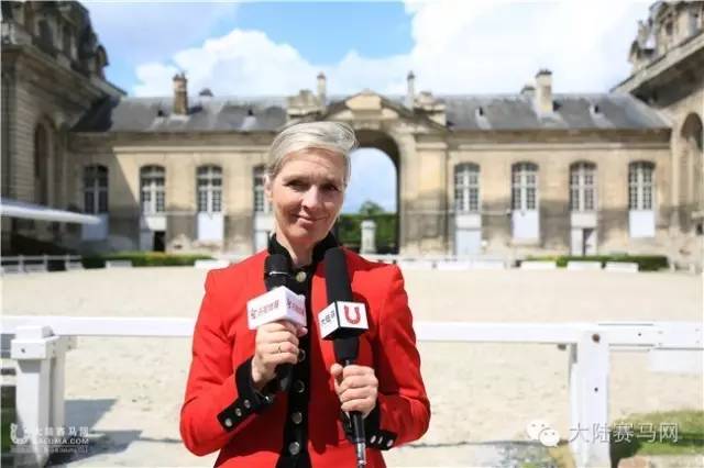 把戴安娜大奖赛带到你身边②:百年古堡是赛马场最美背景 11.jpg