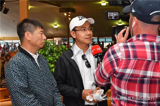 玉龙投资集团董事长张月胜接受澳大利亚媒体采访-大陆赛马网.jpg