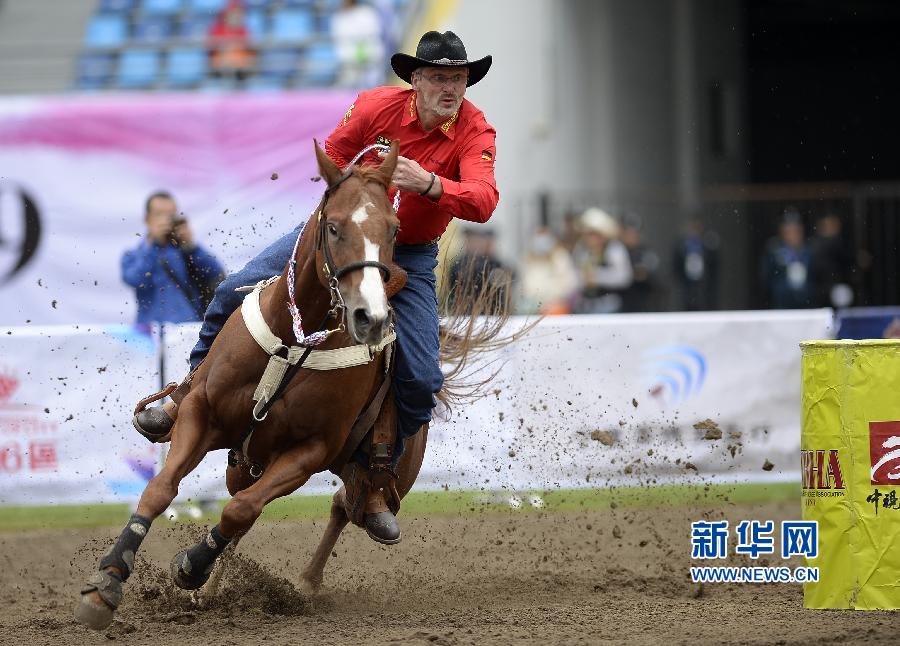 （体育）（3）马术——2013年IBHF世界杯马术绕桶赛在宁夏开赛  