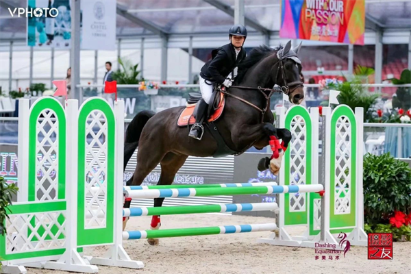 CKUR中联骑士联盟初中小骑手巩梓钰:8年马术学习,更自控更自信! 大陆马 (2).png