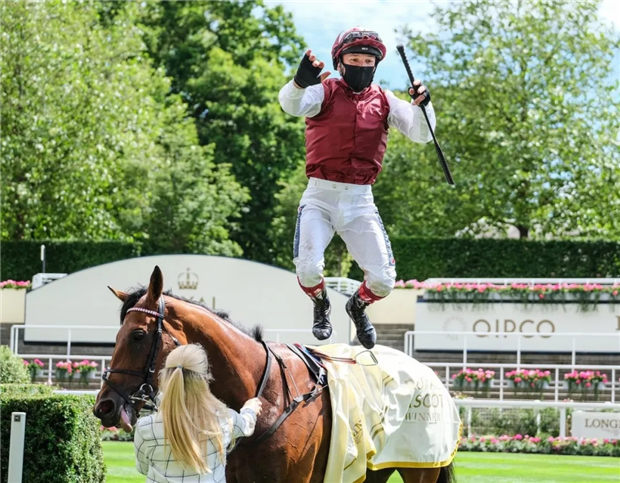 49岁骑师戴图理成英国皇家赛马会最大赢家:已夺得所有大奖赛冠军 大陆赛马网.jpg