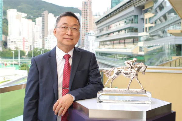 “金枪六十”当选香港赛马会新设最佳四岁马及最受欢迎马匹 大陆赛马网 (3).jpg