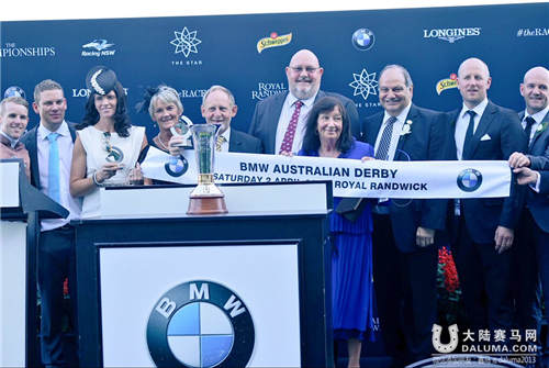 新西兰赛马“得凡哥”澳洲打吡夺冠 “黄金雄心”第七 大陆赛马网 (4).jpg