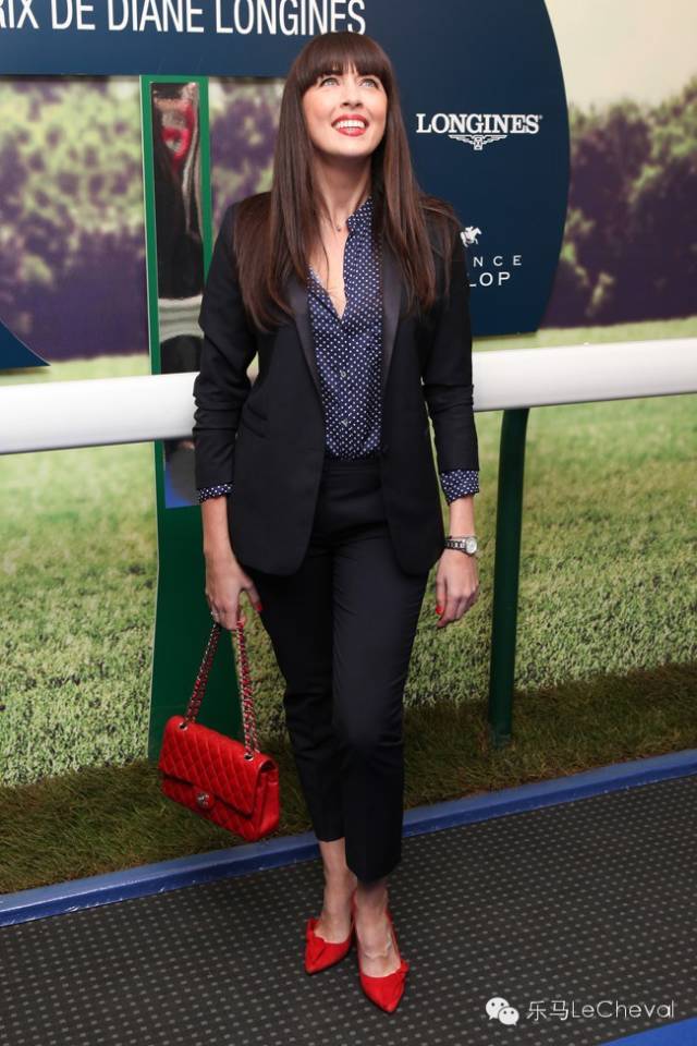 古堡,骏马,美女,音乐节……戴安娜大奖赛满足你对法国的所有浪漫想象 18.jpg