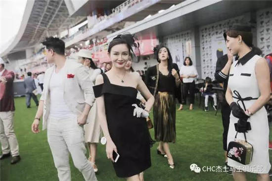 国内最时尚的赛马节落幕:男士彰显激情,女士诠释优雅01.jpg