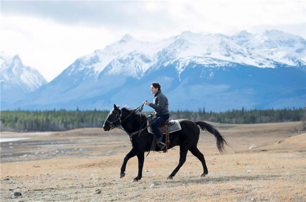 世界各国领导人的马背照片为何越来越多? 大陆赛马网 (4).jpg