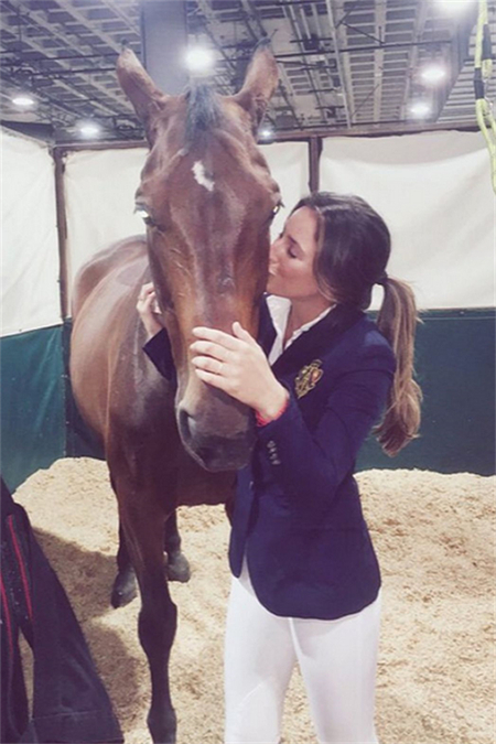 田亮女儿森碟马术照上热搜!听听星二代怎么看待“马术”! 大陆马 (12).jpg