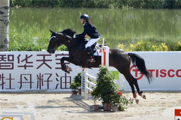 我们一起,为爱而骑!CKUR中联骑士联盟王奇琦与她心中一辈子的好朋友“雅典娜” 青马网大陆马 (4).jpg
