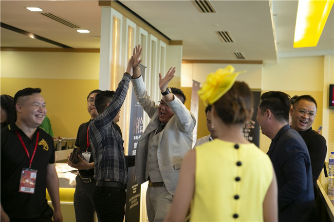 300华人马主齐聚马来西亚!德利会已成亚洲最大马主团体 大陆赛马网.jpg