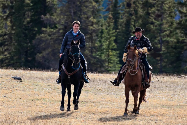 世界各国领导人的马背照片为何越来越多? 大陆赛马网 (5).jpg