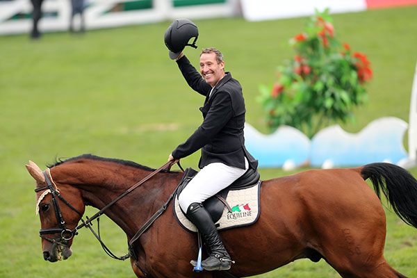 意大利知名骑手杰瑞•斯密特Jerry Smit 大陆赛马网