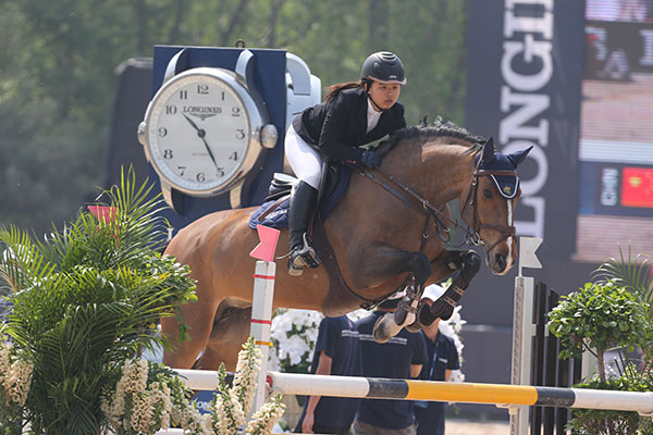 小骑手王韫婧:马术比赛中我会完全相信马 大陆赛马网