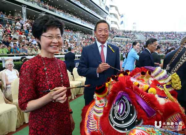 香港赛马新赛季开锣日投注额创新高 大陆赛马网2.jpg