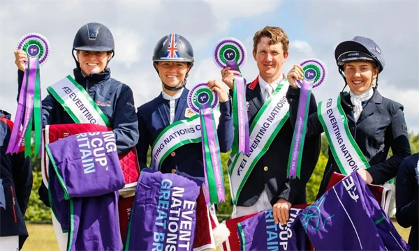 英国队斩获三项赛国家杯霍顿庄园站冠军 大陆马 (1).jpg