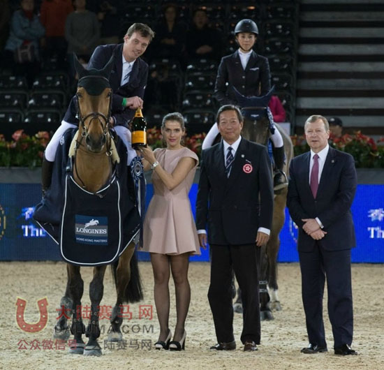 大陆赛马网 浪琴表香港马术大师赛第二日 香港赛马会杯赛.jpg