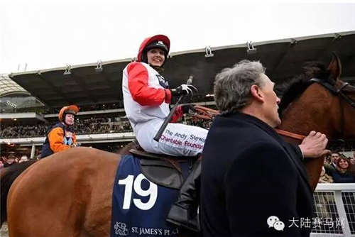 英国女自行车奥运冠军转行赛马:大型比赛拿第5 3.jpg