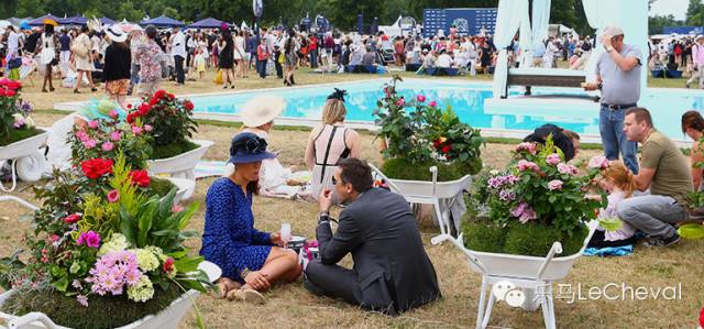 古堡,骏马,美女,音乐节……戴安娜大奖赛满足你对法国的所有浪漫想象 7.jpg