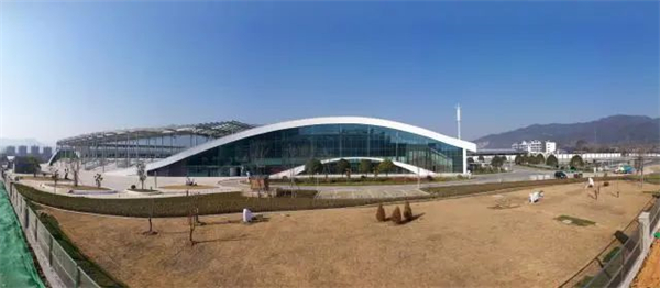 桐庐瑶琳镇:深谋赛后利用 发展特色马术产业 大陆马 (1).jpg