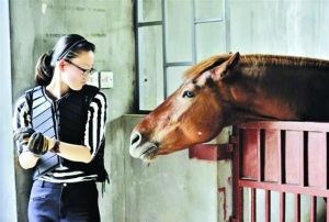无锡女孩成全国首批马术硕士 读研究生只为圆“骑士之梦”