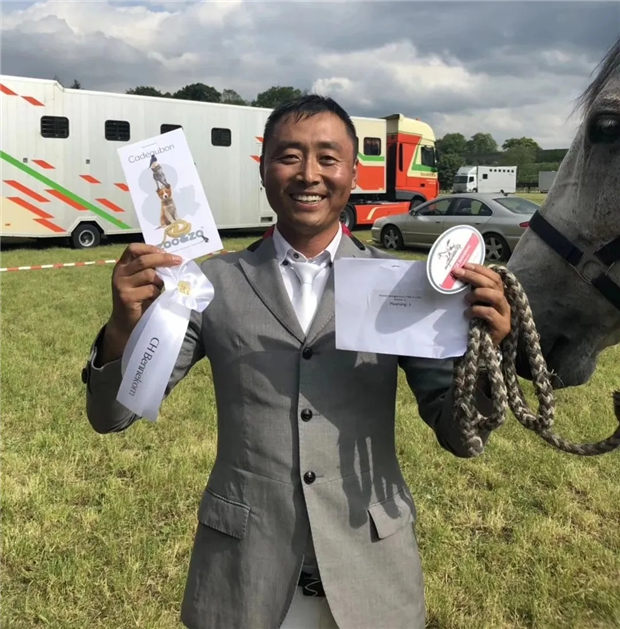 疫情后全国首场马术大赛冠军花落CKUR袁茂栋!CCTV聚焦报道 青马网大陆马 (4).jpg