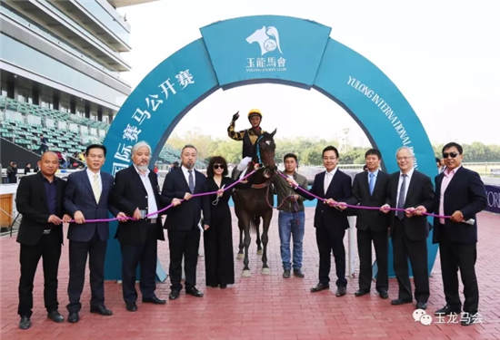 “箭如飞”豪取20万雅士神奇百万杯:玉龙国际公开赛转战武汉.webp (5).jpg