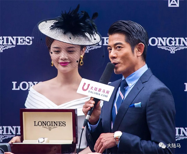 马场秀恩爱:天王郭富城携妻方媛现场观看爱驹“舞士精神”比赛 大陆赛马网 赛马网 赛马 (14).jpg