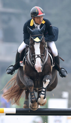 2014中国马术巡回赛北京站国内专业骑手介绍赵志文 大陆赛马网.jpg