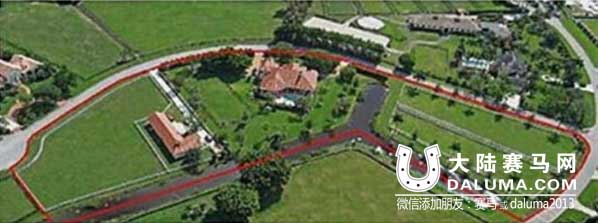 盖茨5500万元购买有60英里骑马专用道别墅 只为女儿学马术 大陆赛马网.jpg