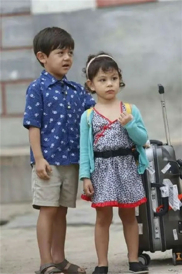 有马陪伴的童年就是这么与众不同!竟有这么多爱骑马的明星孩子!大陆赛马网 赛马 (15).jpg