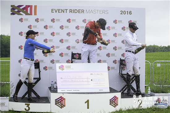 大师云集华天夺冠!堪称全明星赛的英国“马术三项大师赛”.jpg